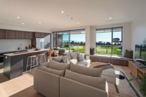 Oceanview Beach Apartment